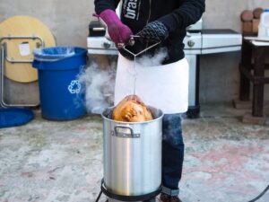 Read more about the article Master Turkey Deep Frying: The Ultimate Guide